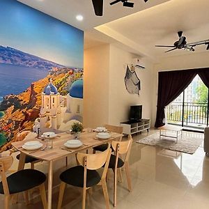Three-Bedroom Apartment Mountain View